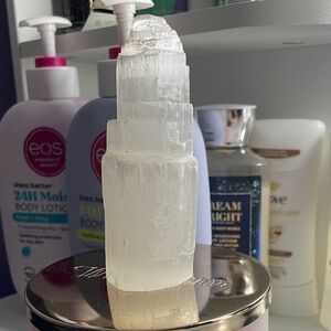 Selenite Tower